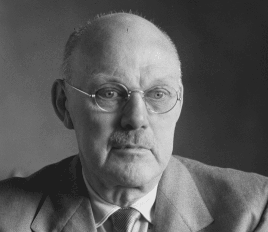 Warder Clyde Allee, a renowned ecologist from Chicago