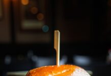 Відсвяткуйте свято дитини в стилі в HMD Bar and Grill, Ridgeland Ave, Chicago Ridge